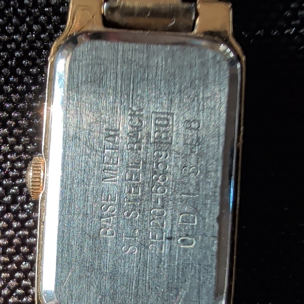 Seiko Gold Rectangular Quartz Watch - Picture 2 of 3